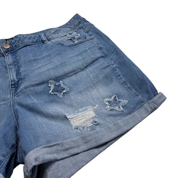 Lane Bryant Distressed Star Denim Shorts Roll Cuffs Plus Sz 26 - Picture 3 of 14